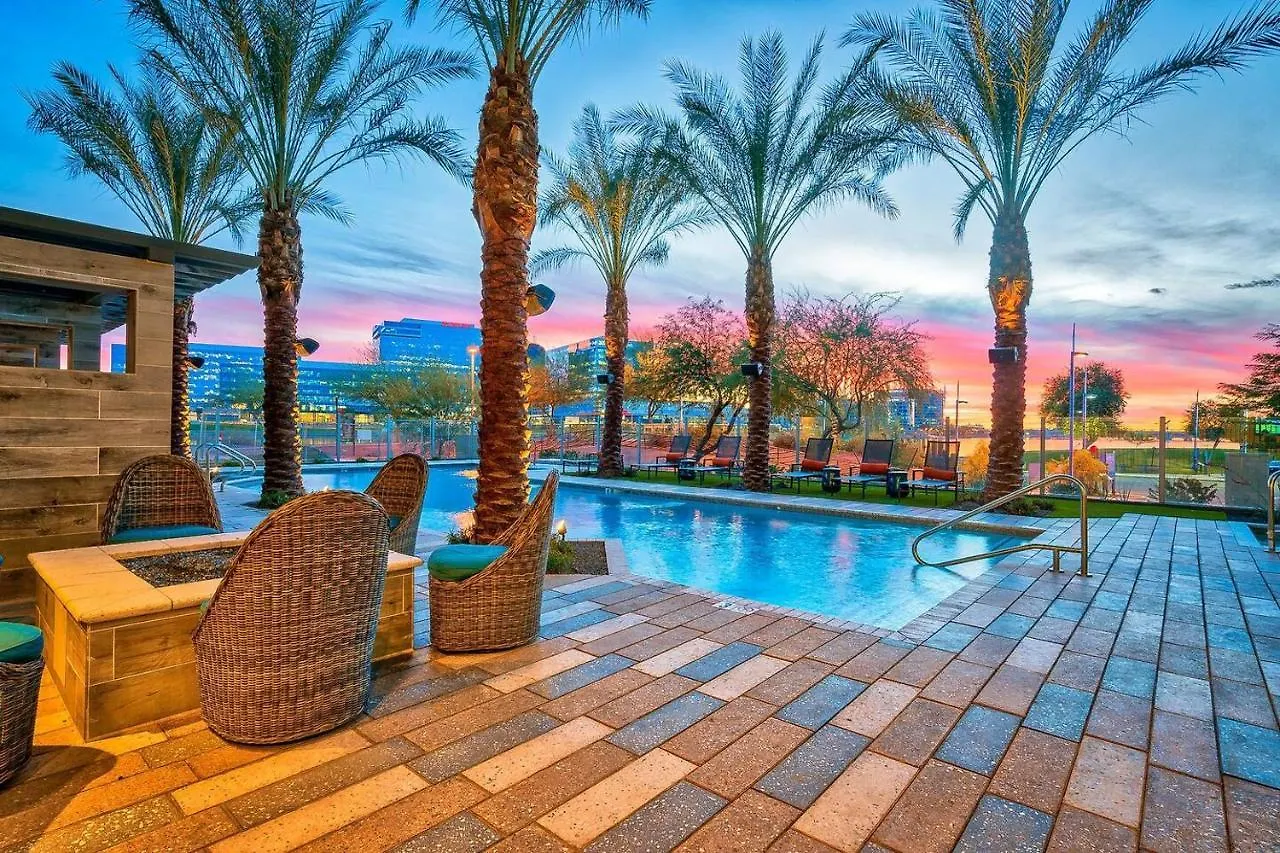 Modern 2Br Cozysuites On Town Lake Waterfront 03 Tempe